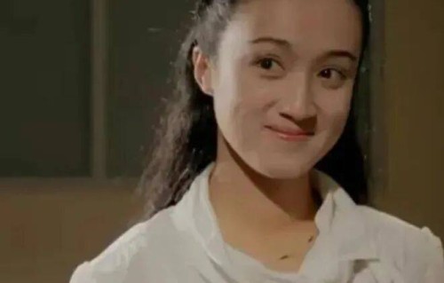 64岁杨昆近况曝光！老公投资失败别墅被拍卖，如今无儿无女成遗憾