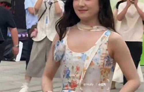 李兰迪这是又胖了吗，感觉比瘦的时候似乎更圆润可爱了