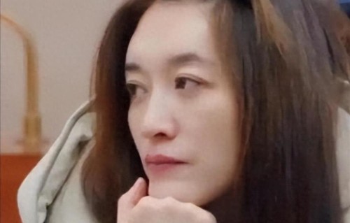 阔太梦破碎！丈夫出事后，50岁李小冉自降身段回圈，令人唏嘘