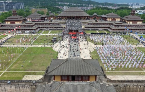 全民入戏嗨翻五一，横店影视城戏精狂欢节好戏连台|陈哲远|王楚然|浮生|难掩|程前