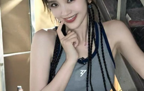 唐艺昕在长沙机场赶飞机时，为什么被网友称为“唐老鸭”？|极限|粉丝|助理|航站楼|张若昀