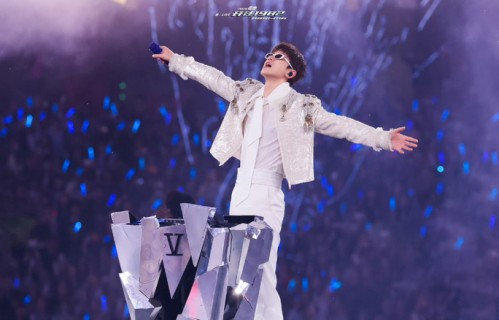 张杰称有唱歌舞台不易，演唱会小火车将开往远方|杰哥