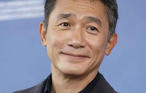 官媒发文，63岁梁朝伟官宣新身份，定居日本传闻早就真相大白