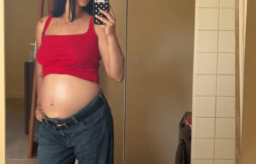 姜文女儿姜一郎晒孕肚照宣布怀孕此前在法国举办婚礼