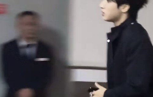 严浩翔曾担任过《新说唱》明星制作人，他的表现获得过哪些评价？|新说唱2025|舞台|选手|导师|节目