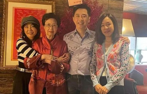 94岁庾妈妈庆生，庾澄庆一家欢聚，庾妈妈和儿媳笑语盈盈！|张嘉欣|母亲|张正芬|家庭|生日