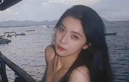 两次嫁给梁靖崑，退圈安心照顾两个儿子，如今丈夫成为大学教授