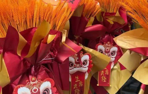 杨幂郭碧婷郭采洁给谢依霖排面，让人重回《小时代》|矩形|嫁入豪门|娱乐圈|音乐|秘诀