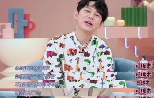 谢娜演唱会上热搜！李小冉助阵心愿便利贴，现在谁都能开演唱会了