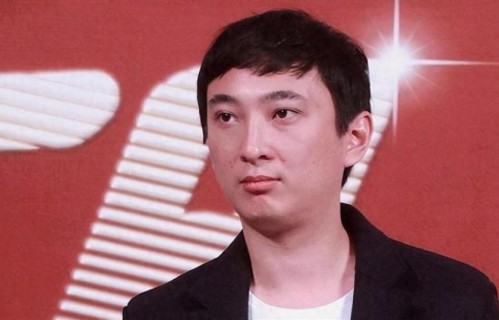 曝王思聪前任黄一鸣情史！孩子生父再被质疑，期间还跟过60岁大叔