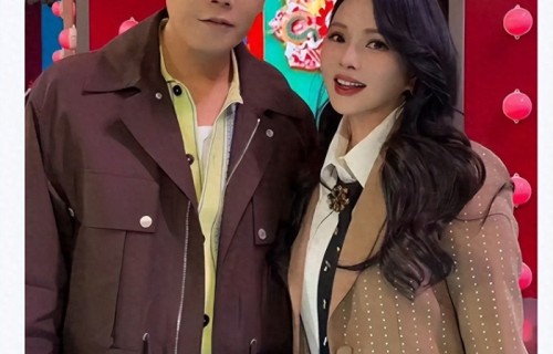 秦昊带女儿逛街，9岁小米粒在线，不输妈妈伊能静！