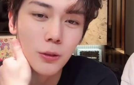 韦雪前男友直播回应分手费传闻：“谁分手会有分手费？”