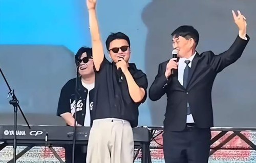 大衣哥高情商回应前儿媳“炒作”！希望对方越来越好，评论两极化