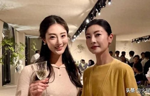 苏州晚宴太真实！李沁胖了好显嫩，奚梦瑶面相变了，周涛一脸拘谨 