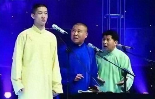 马季徒孙李寅飞：曹云金、何云伟，相声水平差不多，都在一个层面