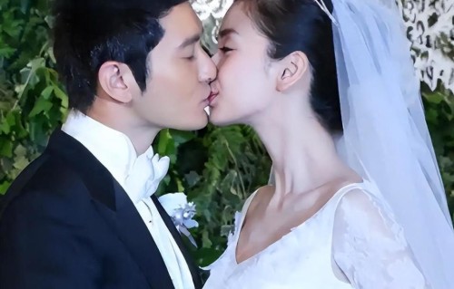 离婚4年，48岁黄晓明又官宣喜讯，成为了杨颖高攀不起的存在