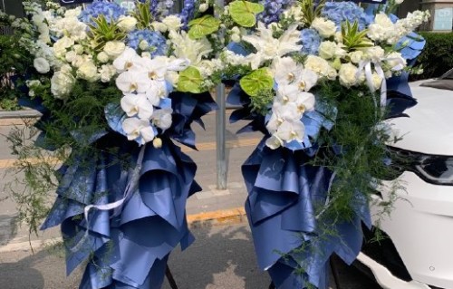 张杰与时代少年团之间有过哪些之前的友好合作或互动？