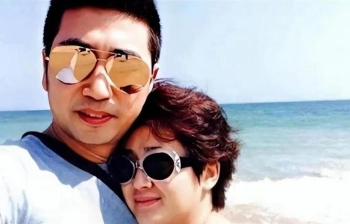 54岁沙宝亮近况曝光！与朱娜离婚后娶戴笑盈，婚姻幸福成人生赢家
