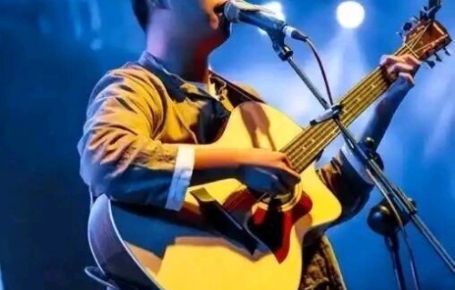 为娶美女老婆拼了！马頔李纯北京买千万婚房，为赚装修费狂上5档综艺