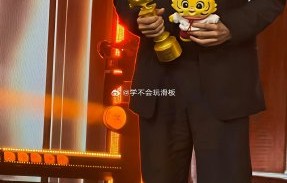 肖战是如何成为北京大学生电影节首位90后影帝的？