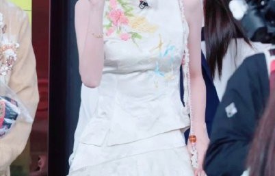 网友对白鹿孟子义的簪花造型有哪些具体的二创和评价？|奔跑吧|沈羽洁|盘发|非遗|文化