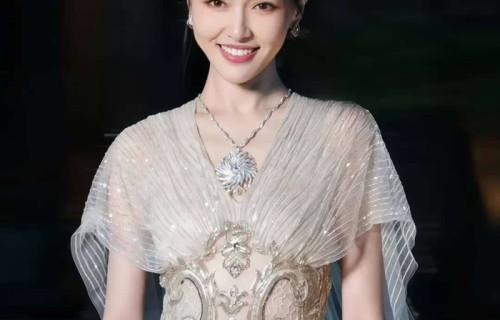 唐嫣古装角色:突破傻白甜标签,展现多元魅力|电视剧剧情讨论|王冠|衣冠|简单化|资本