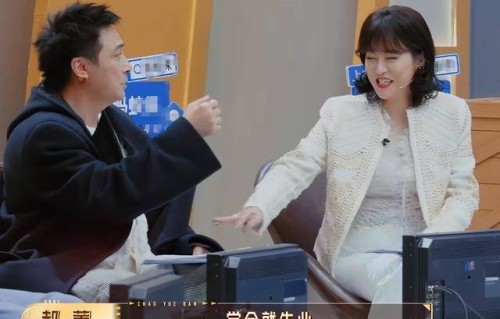 吴镇宇、郝蕾一唱一和，不掩饰对短剧的鄙视，刘晓庆全程一言不发