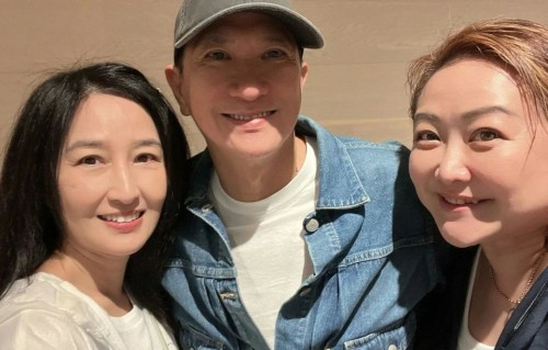 TVB视后被偶遇真实状态曝光，与影帝老公恩爱多年，婚后减产回归家庭