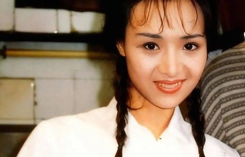 60岁叶子楣近况曝光！男友去世已经7年，如今还是单身仍风韵犹存