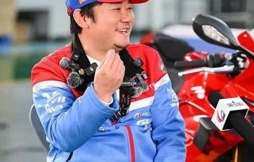 张雪再好，不要只看见他的笑，哭的时候你我在哪？