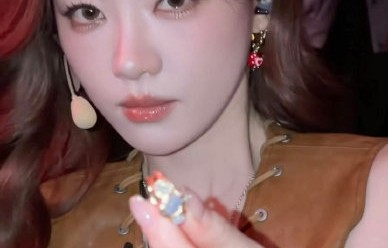 观众和媒体对《Camera Ready》舞台的评价主要聚焦在哪些方面？