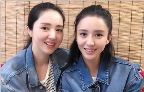 45岁董璇同框佟丽娅像隔代！佟丽娅身姿轻盈如少女|小酒窝|新疆|女儿|舞剧|素颜