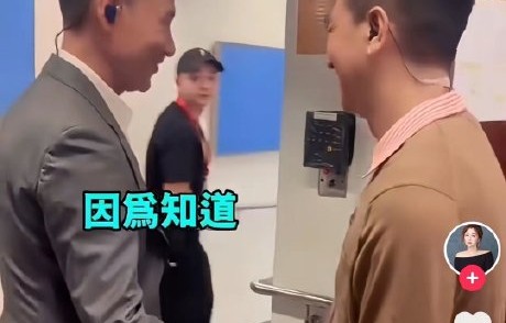 张家辉在胡枫演唱会上是怎么唱忘情水把刘德华唱出来的？