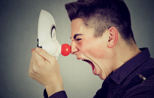 别自欺欺人！女人异性来往杂乱，从来不是人缘好，是没在乎你