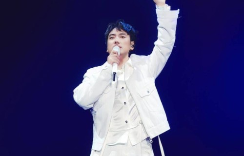 海来阿木巡演无锡开唱 《不如见一面》大合唱感动落泪_新闻