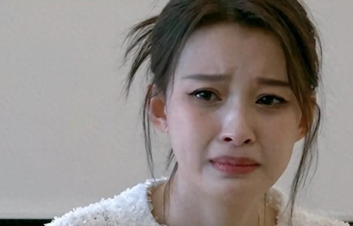 20万现金匿名捐出后,这个离婚女星带着5个月婴儿潜水拍戏到乳腺炎发作,片场呕吐12次仍不肯用替身