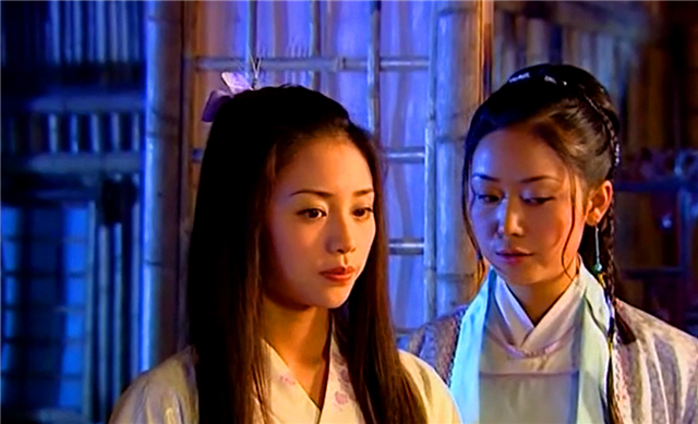 张佳蓓饰演女主孙小蝶。小蝶是孙玉伯的女儿，是个千金小姐。她温柔善良，因不谙世事被律香川欺骗，结果还怀上了律香川的孩子。她父亲孙玉伯知道这事后，她守口如瓶，没将孩子父亲的真正身份说出来，小蝶因此被父亲赶出家门。后来小蝶遇上了孟星魂，两人相识相恋，克服重重困难走在了一起。