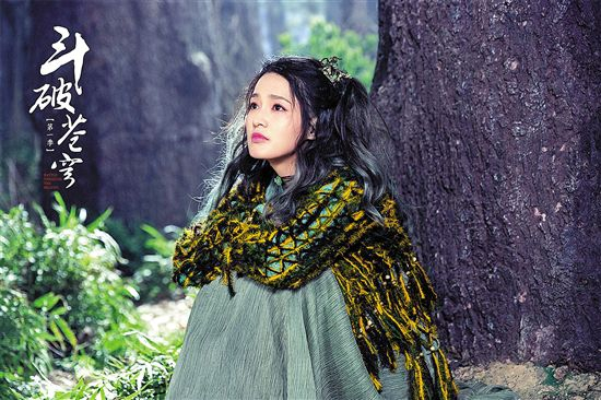 　　李沁饰演小医仙