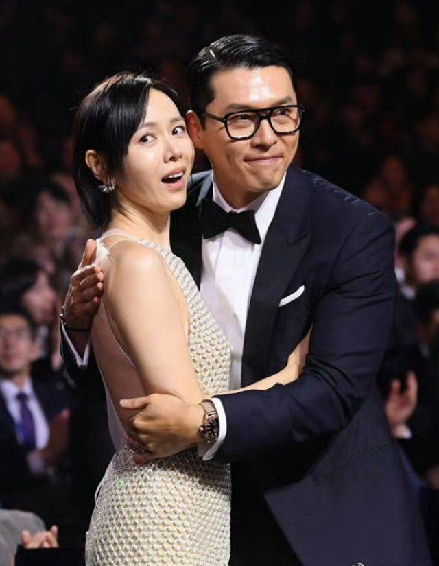  如今，三岁的小甜豆已经成长为懂事又可爱的小小男子汉。相信在孙艺珍和玄彬的陪伴下，他会一直健康快乐地成长，也期待未来能看到更多这一家三口的温馨日常。