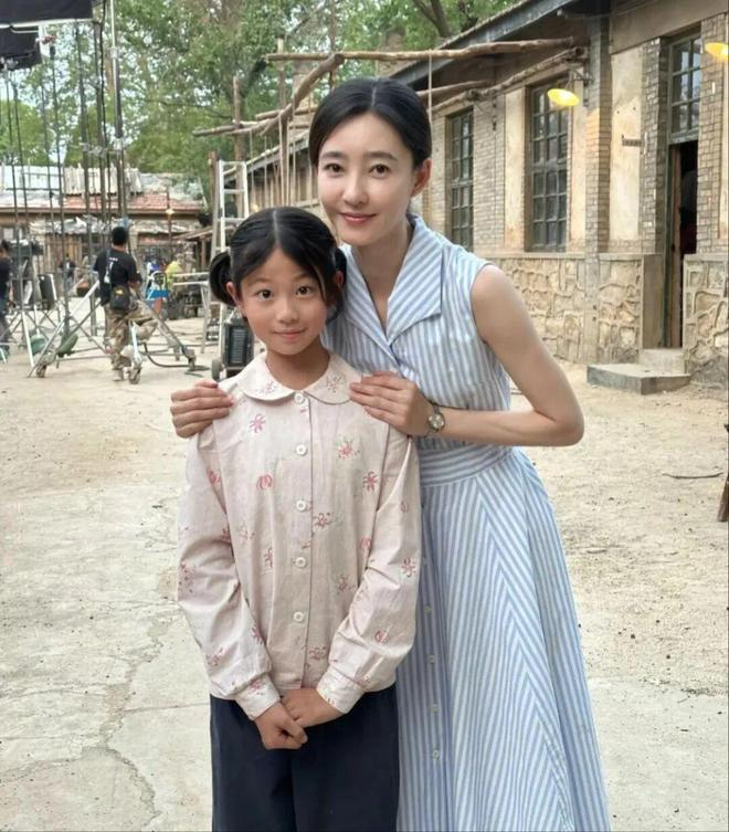 第二个下线的大美女：演花彩香的秦海璐